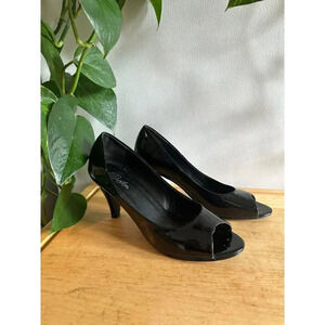 Paprika Women’s size 9 black peep toe pumps